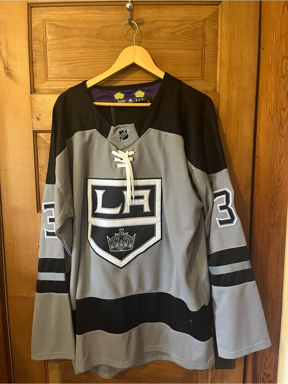 LA Kings NHL Hockey Jersey
